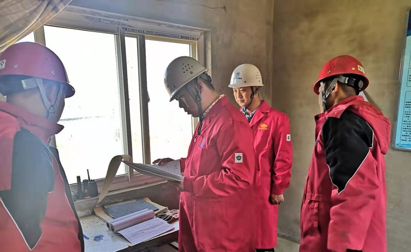 陜西保隆能源科技有限公司進行春節(jié)慰問_副本.jpg