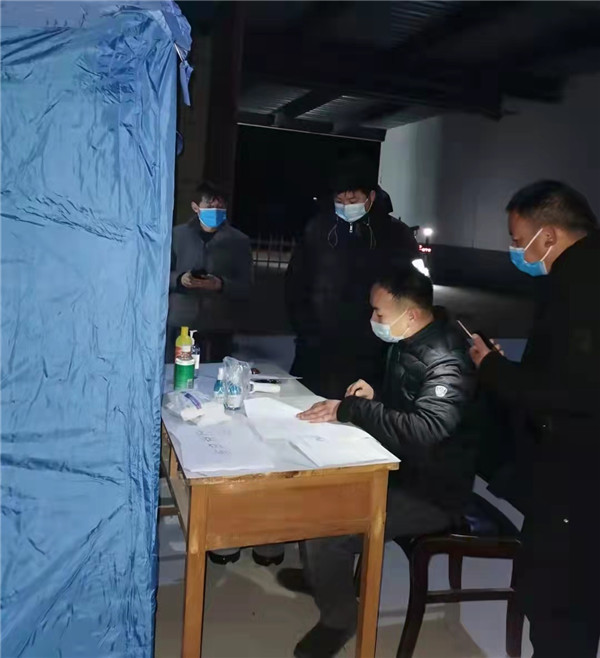 積極協(xié)調(diào)，保證運輸暢通.jpg
