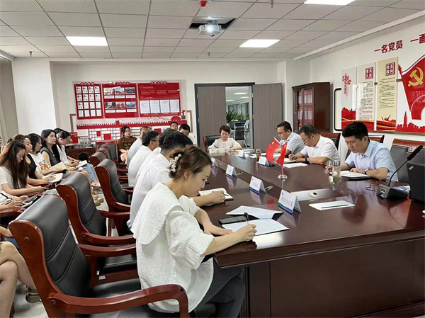 榆林分公司學(xué)習(xí)貫徹集團(tuán)2022年重點(diǎn)項(xiàng)目觀摩暨半年生產(chǎn)經(jīng)營工作會議精神照片.jpg